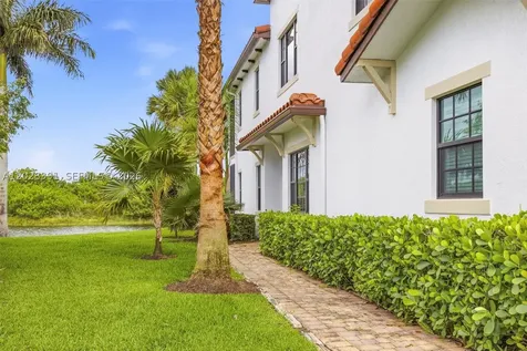 1507 SW 113th Avenue Pembroke Pines FL 33025