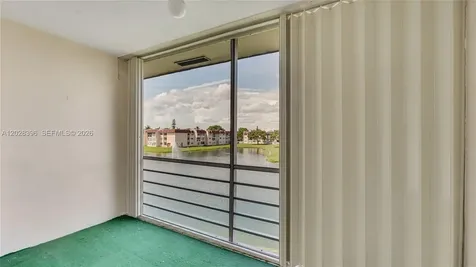 2811 N Pine Island Road Sunrise FL 33322