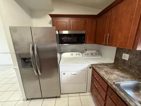 2212 W 74th Street Hialeah FL 33016