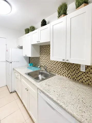 100 Lincoln Road Miami Beach FL 33139