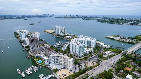7904 West Drive North Bay Village FL 33141
