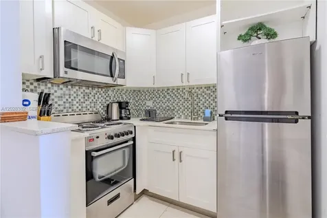 7904 West Drive North Bay Village FL 33141