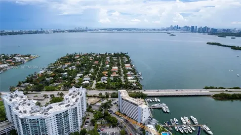 7904 West Drive North Bay Village FL 33141