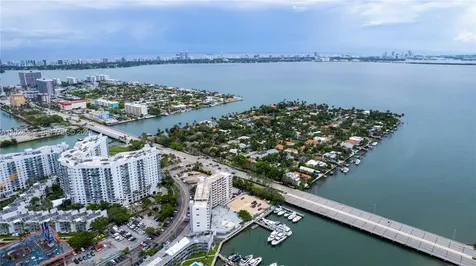 7904 West Drive North Bay Village FL 33141