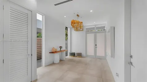 3162 Hibiscus Street Miami FL 33133