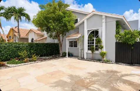 7811 SW 9th Terrace Miami FL 33144
