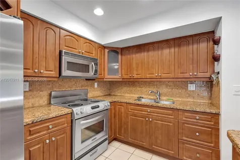 7811 SW 9th Terrace Miami FL 33144