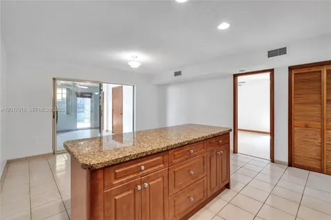 7811 SW 9th Terrace Miami FL 33144