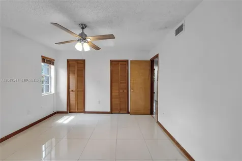 7811 SW 9th Terrace Miami FL 33144