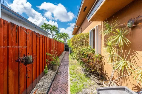 7811 SW 9th Terrace Miami FL 33144
