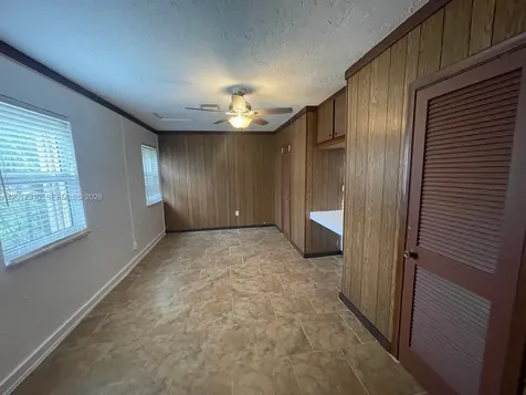 1011 Avenue F Riviera Beach FL 33404