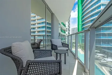 77 SE 5 Miami FL 33131