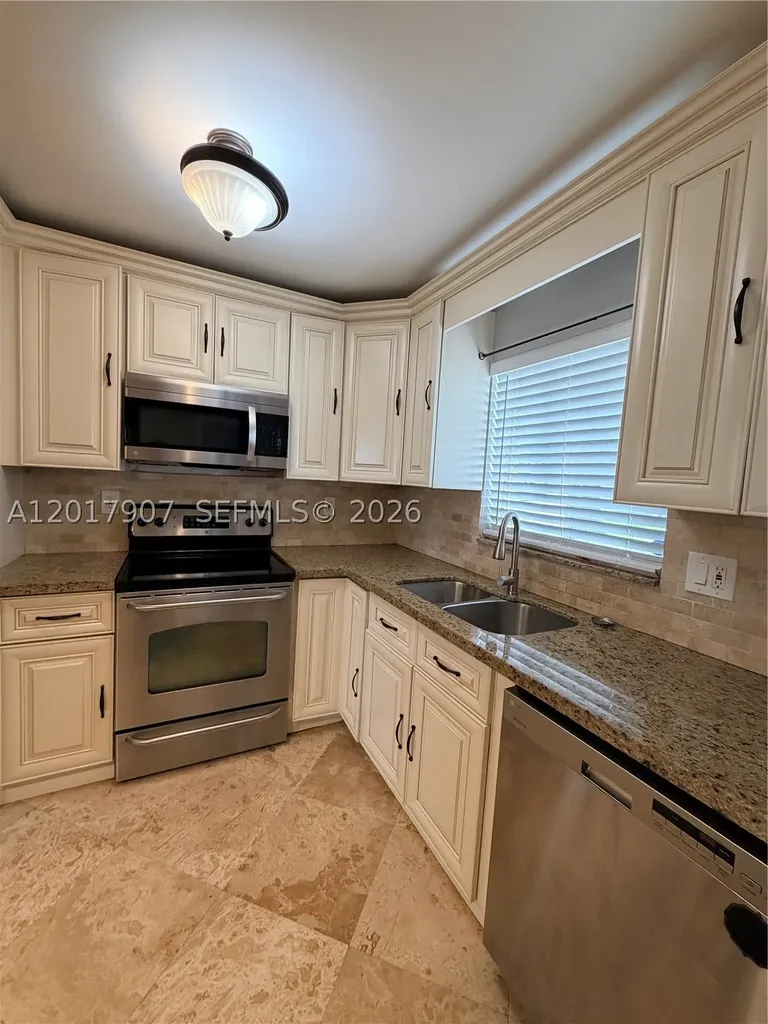 3300 Atlanta Hollywood FL 33021
