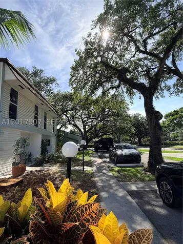 3300 Atlanta Hollywood FL 33021