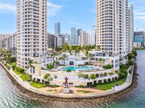 888 Brickell Key Drive Miami FL 33131