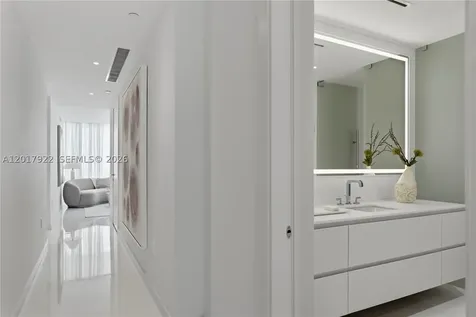 300 Biscayne Boulevard Way Miami FL 33131