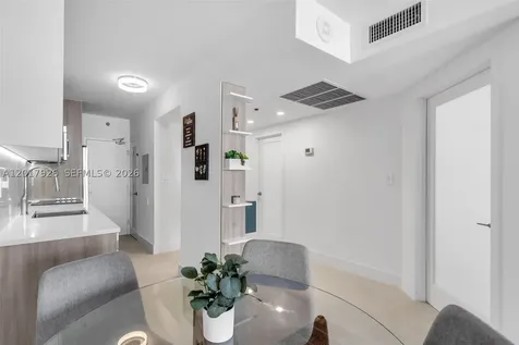 100 Lincoln Road Miami Beach FL 33139