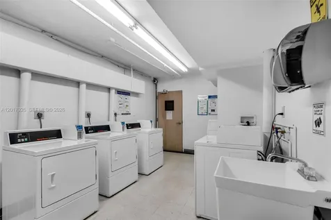 100 Lincoln Road Miami Beach FL 33139