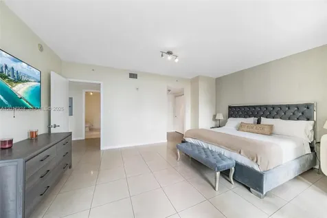 3250 NE 1st Avenue Miami FL 33137