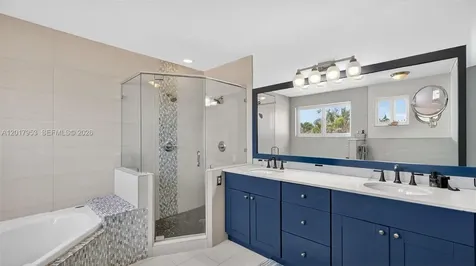 2940 NW 99th Place Doral FL 33172