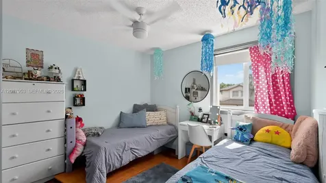 2940 NW 99th Place Doral FL 33172
