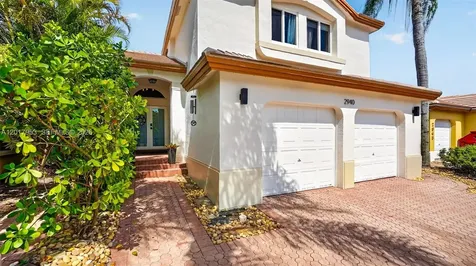2940 NW 99th Place Doral FL 33172