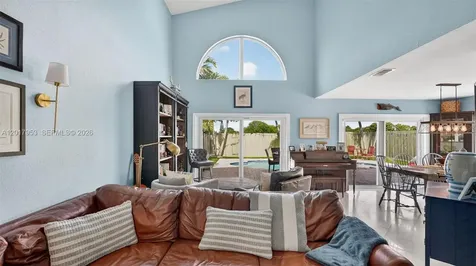 2940 NW 99th Place Doral FL 33172