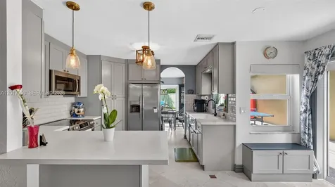 2940 NW 99th Place Doral FL 33172
