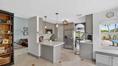 2940 NW 99th Place Doral FL 33172