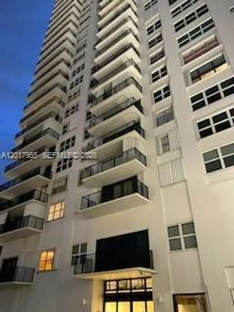 2101 S Ocean Drive Hollywood FL 33019