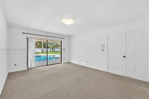 10330 SW 58th Court Pinecrest FL 33156