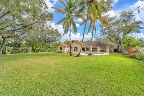 10330 SW 58th Court Pinecrest FL 33156