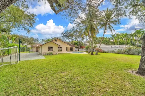 10330 SW 58th Court Pinecrest FL 33156