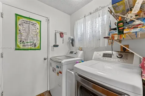 1891 NW 40th Court Oakland Park FL 33309