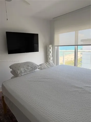2457 Collins Avenue Miami Beach FL 33140