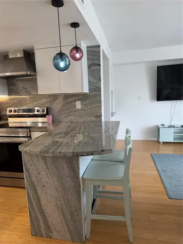 2457 Collins Avenue Miami Beach FL 33140