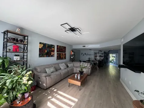 8851 NW 110th Place Doral FL 33178