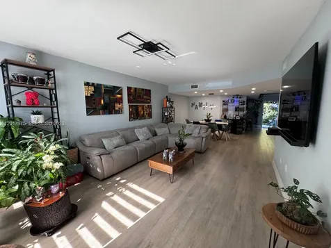 8851 NW 110th Place Doral FL 33178