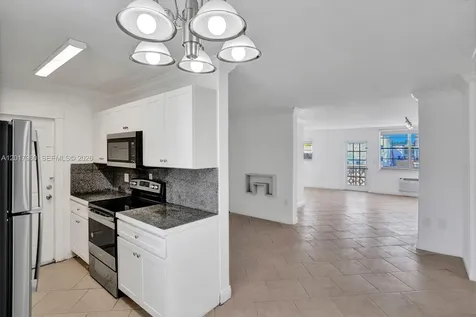 713 Collins Avenue Miami Beach FL 33139
