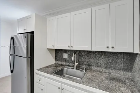 713 Collins Avenue Miami Beach FL 33139