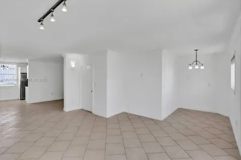 713 Collins Avenue Miami Beach FL 33139
