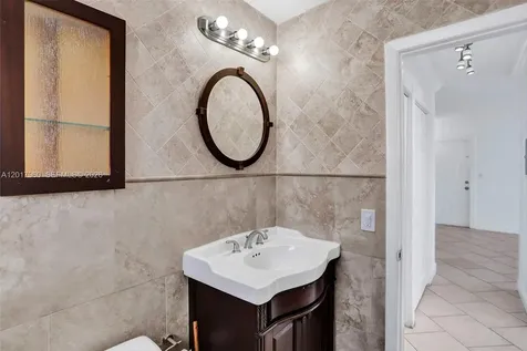 713 Collins Avenue Miami Beach FL 33139
