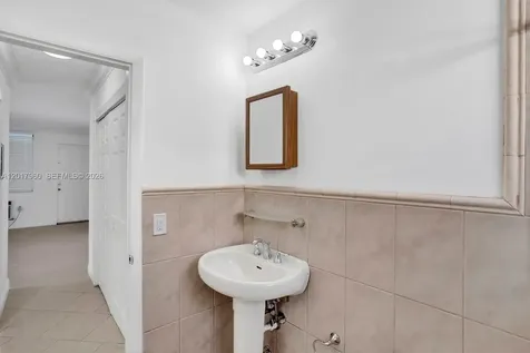 713 Collins Avenue Miami Beach FL 33139