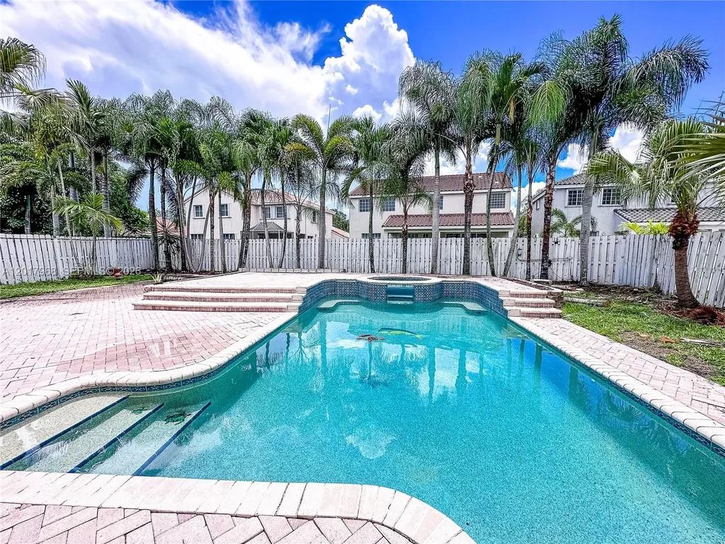 1118 Hickory Way Weston FL 33327