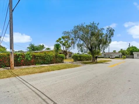 11901 SW 177th Terrace Miami FL 33177