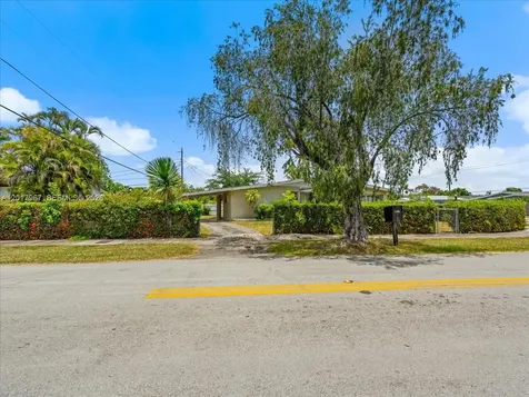 11901 SW 177th Terrace Miami FL 33177