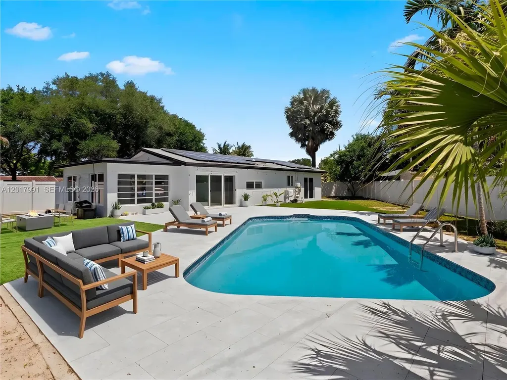 421 S 56th Terrace Hollywood FL 33023