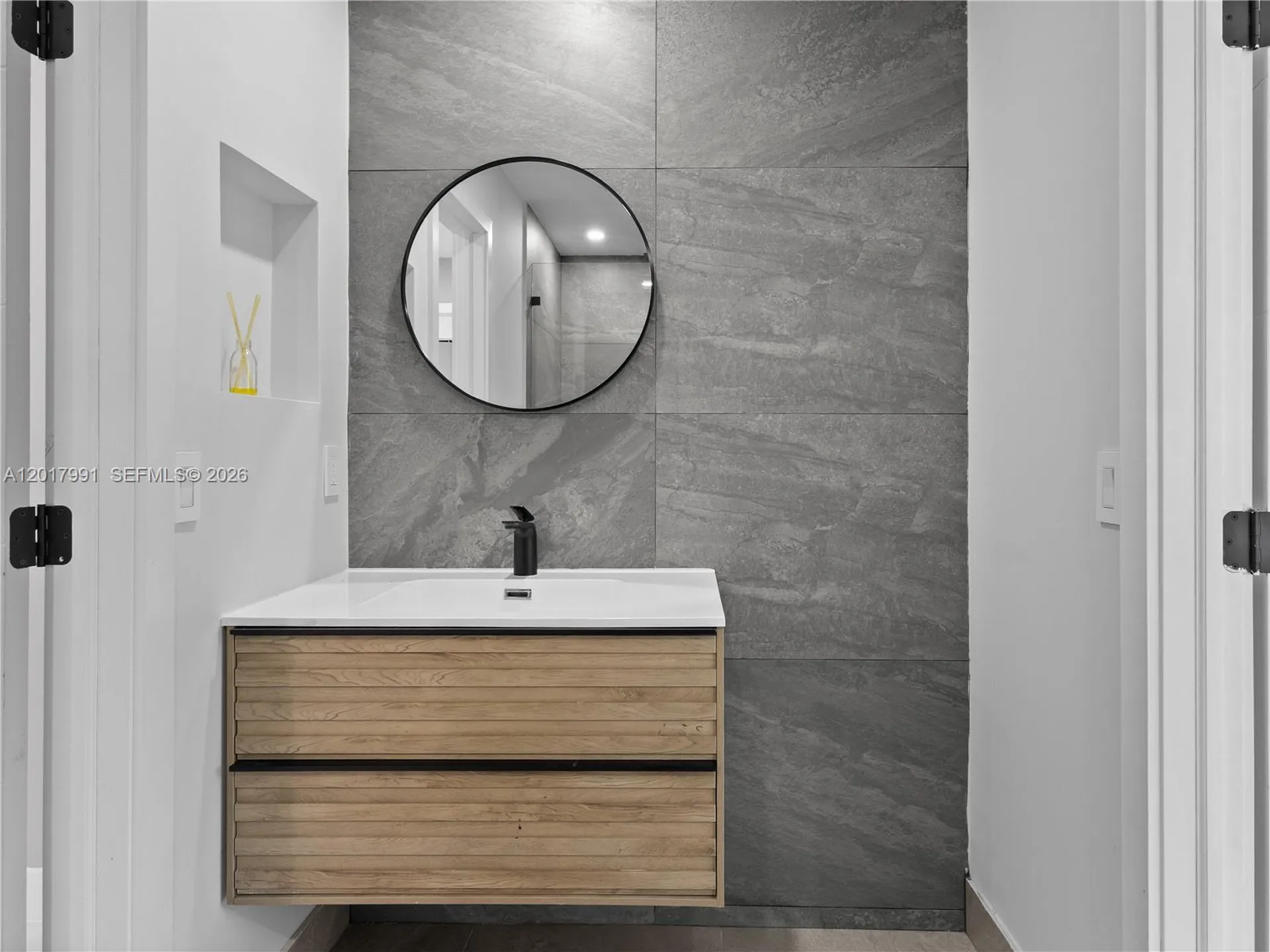 421 S 56th Terrace Hollywood FL 33023