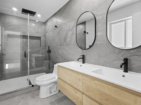 421 S 56th Terrace Hollywood FL 33023