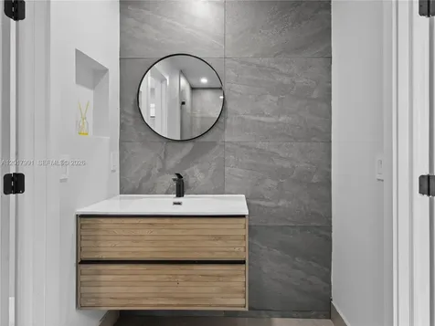 421 S 56th Terrace Hollywood FL 33023